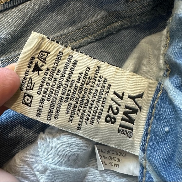 YMI Blue & White Light Wash Vertical Striped Jeans Denim Shorts - Picture 7 of 8